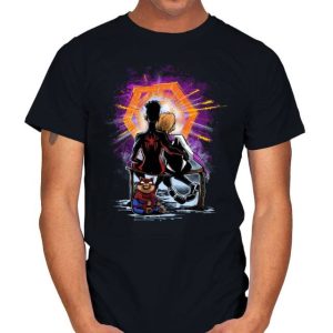 SPIDERS GAZING AT THE MOON - Spider-Man T-Shirt